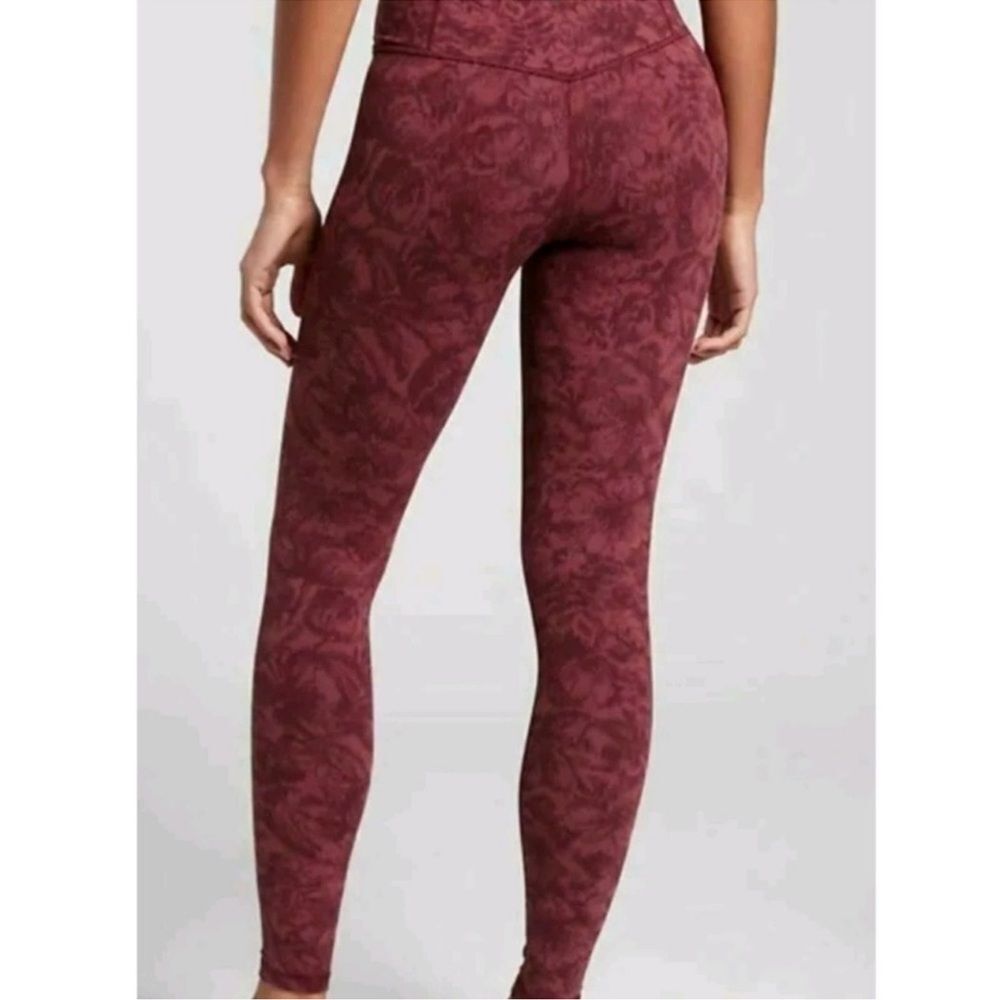 Athleta Elation Texture Tights maroon yoga pants M